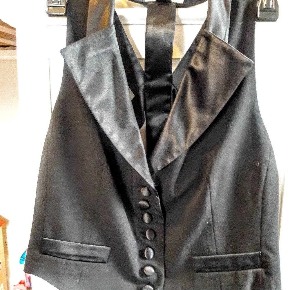 BLACK VEST NUDIX SATIN FOREVER 21 SIZE L